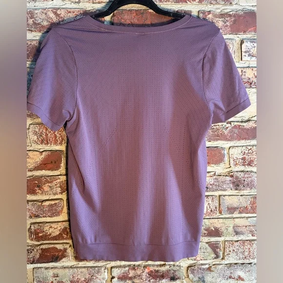 Athleta Purple Perforated Breathable Athletic Top Medium - Picture 4 of 5